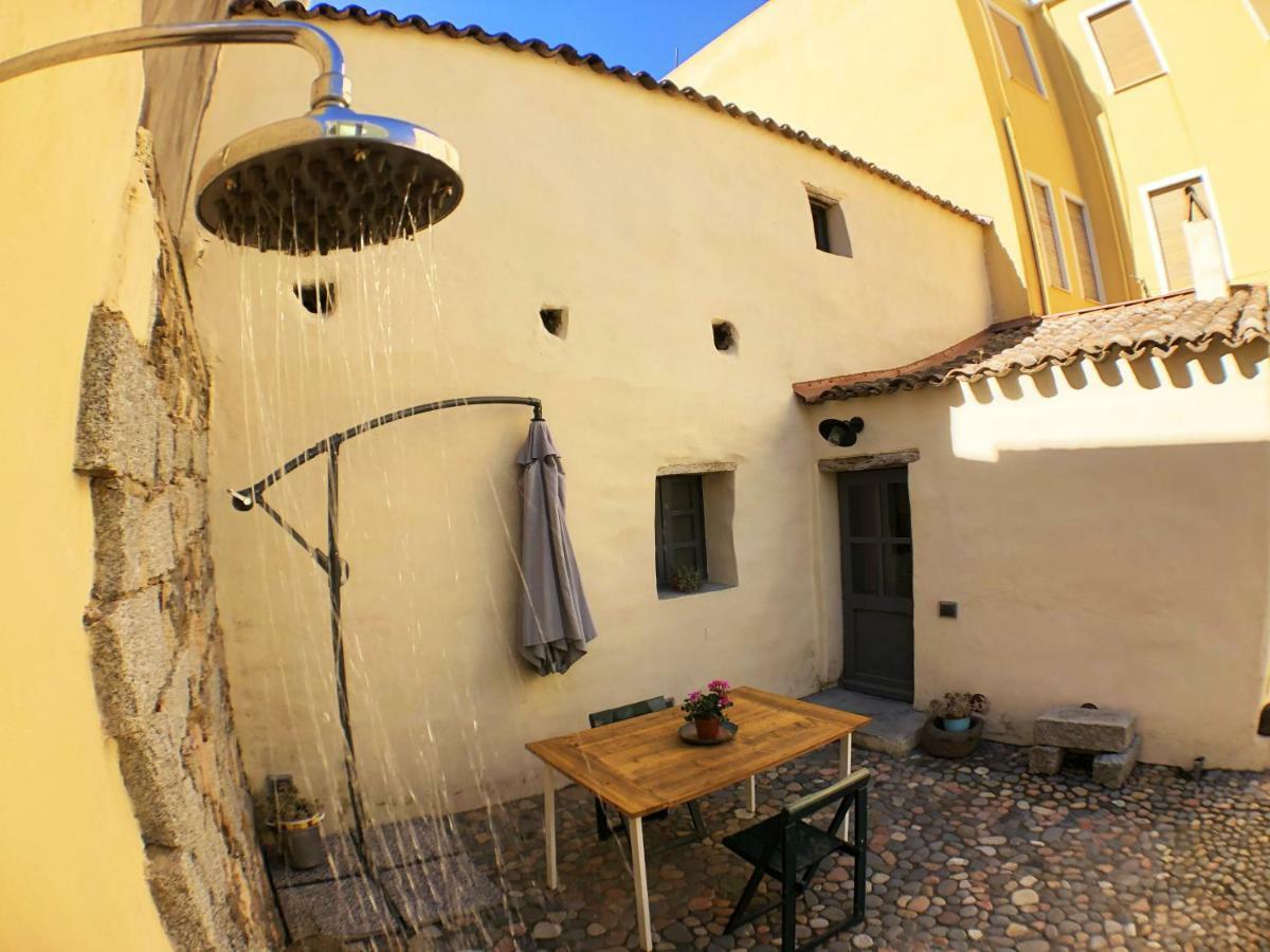 Appartement Un Gioiello Nel Centro Storico à Bari Sardo Extérieur photo