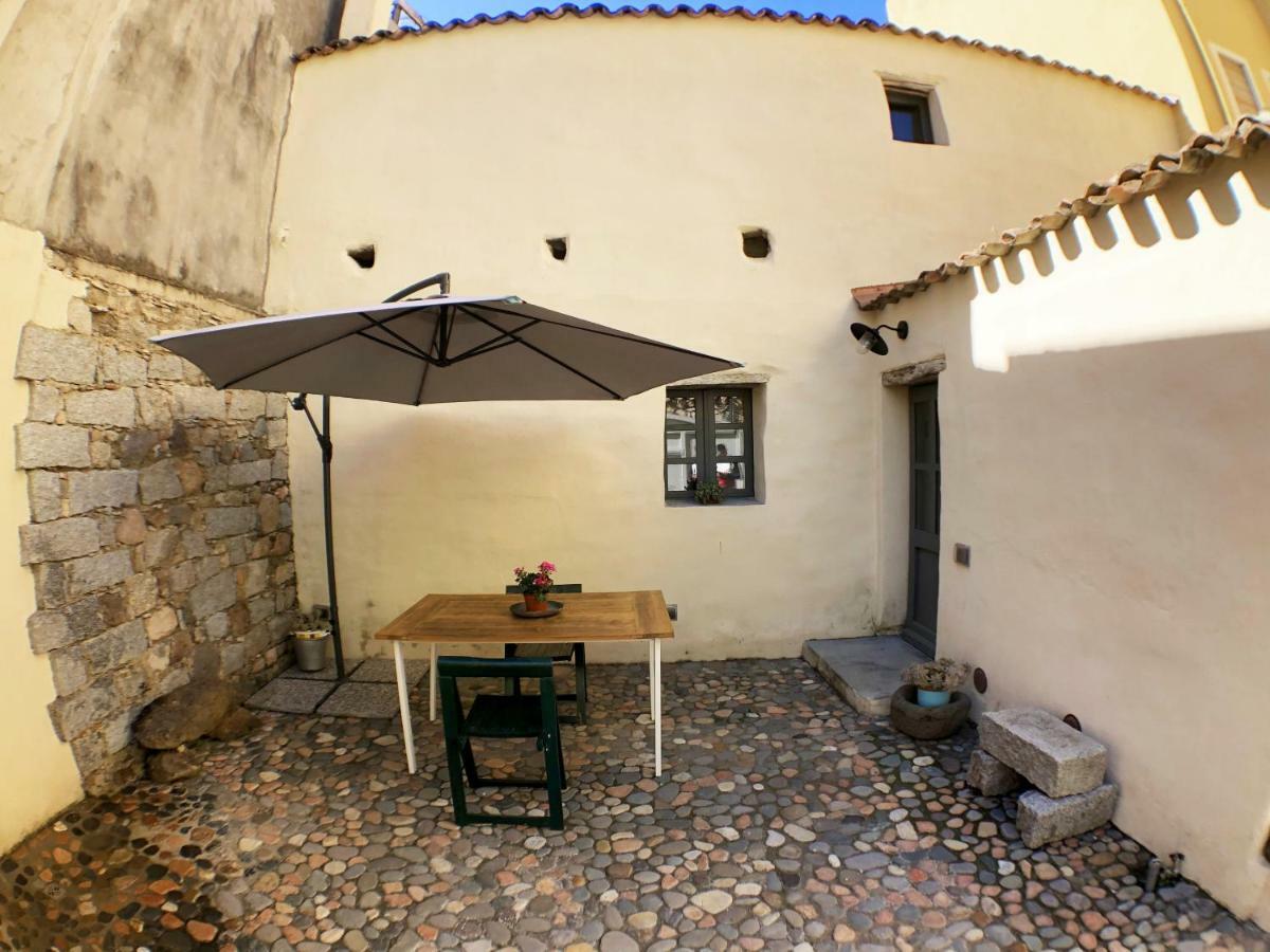 Appartement Un Gioiello Nel Centro Storico à Bari Sardo Extérieur photo